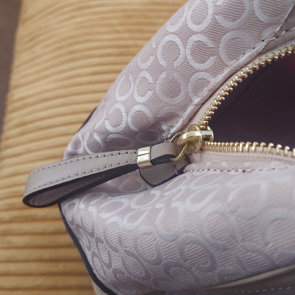 Coach Light Tan With Signature  C. Sachel/ Shoulder Bag NWT. Incl. Dust Bag - Picture 10 of 12